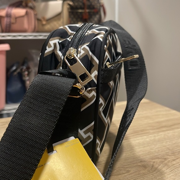 NEW!! ♥️ Diane Von Furstenburg Crossbody Bag ⭐️ Vintage Wave/PID-009K1M - Picture 3 of 7